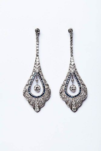 PLATINUM PENDANT EARRINGS WITH DIAMONDS AND SAPPHIRES