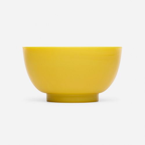 Chinese, yellow Peking glass bowl