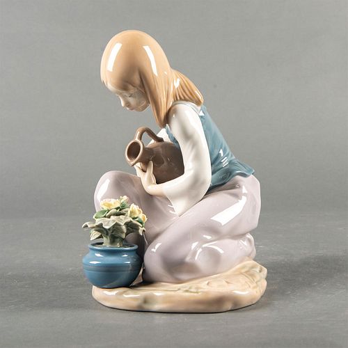 Lladro Figurine, Watering The Flower Pots 01001376