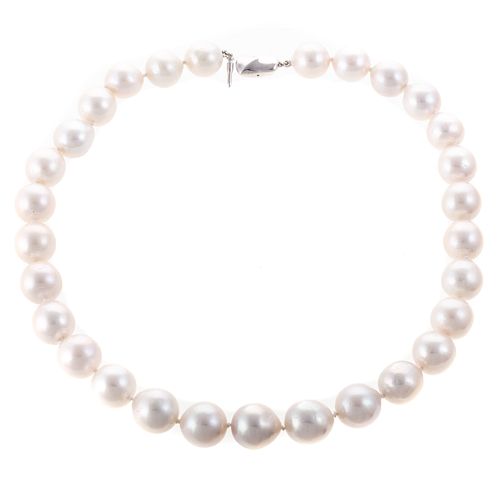 A Strand of Cultured South Sea Pearls