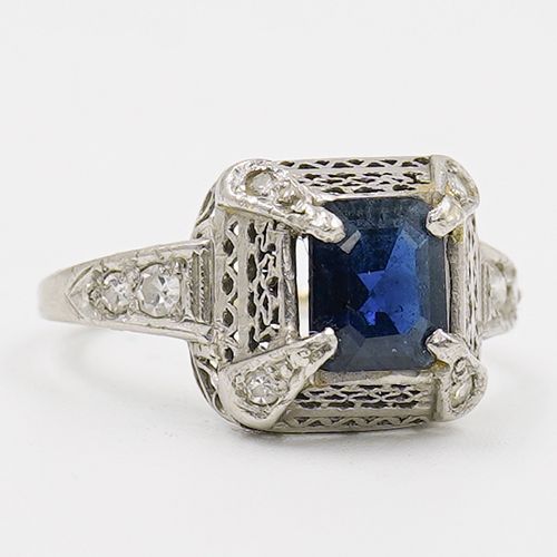 Vintage 14k Gold and Sapphire Ring