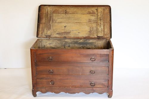 18th / 19th Century Lift Top 1 Drawer Trunk