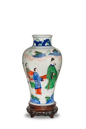 Chinese Wucai Vase, 17th Century