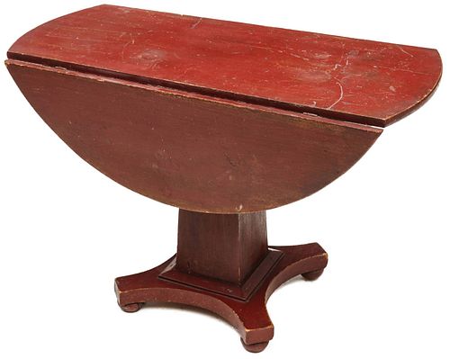 AN INTERESTING NEW ENGLAND PAINTED PINE DROP LEAF TABLE
