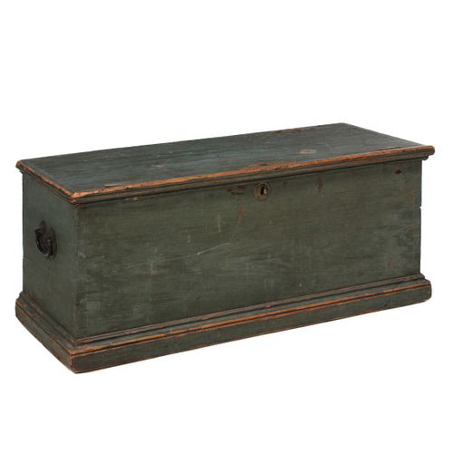 A GOOD 19THC AMERICAN SIX BOARD CHEST IN OLD DRY PAINT