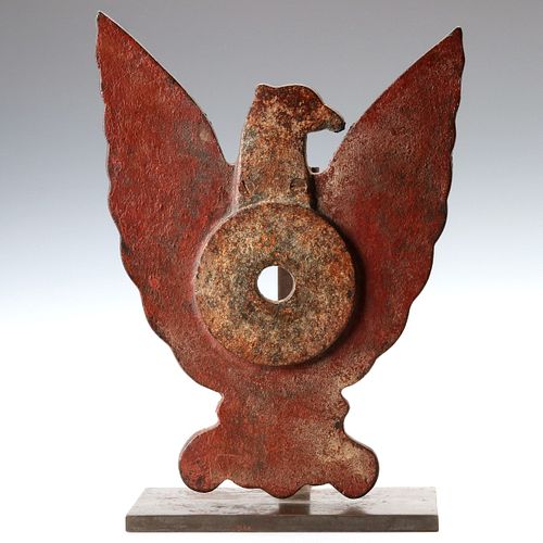 AN EARLY 20TH C CAST IRON EAGLE SHOOTING GALLERY TARGET