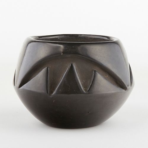 Pueblo Madeline Naranjo Blackware Pottery Vase