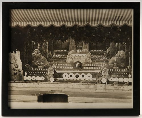 PHOTOGRAPH OF A MANGELS SHOOTING GALLERY C. 1930