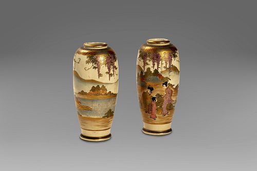 Pair of porcelain vases, Japan, Meiji period (1868 - 1912)