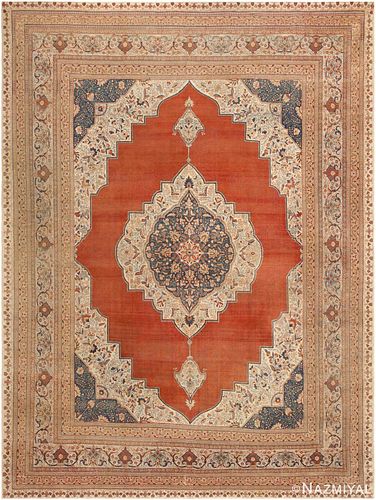 Antique Persian Tabriz carpet , 9 ft 7 in x 12 ft 9 in (2.92 m x 3.89 m)