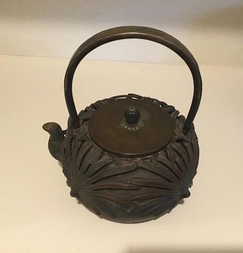 Iron Kettle (Tetsubin), Japan, 19th Century