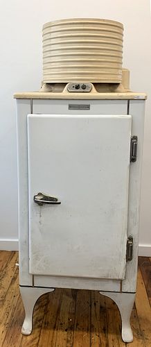 Antique General Electric Refrigerator CA-1-416