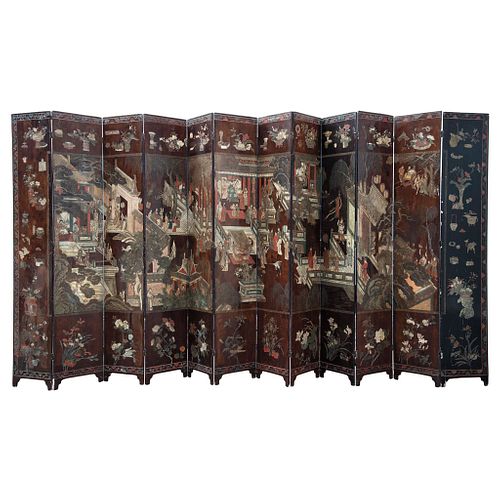Coromandel Lacquer Folding Screen, Asia, Late 18th century, Twelve double-view panels in lacquered and enameled wood decorated with Chinoiserie.