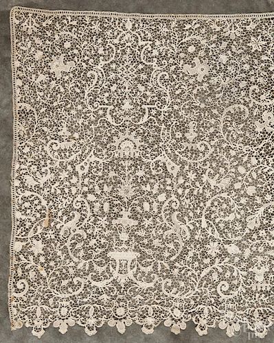 Highly intricate Point de Venise needlepoint lace, 17th/18th c., 3.83 yards.