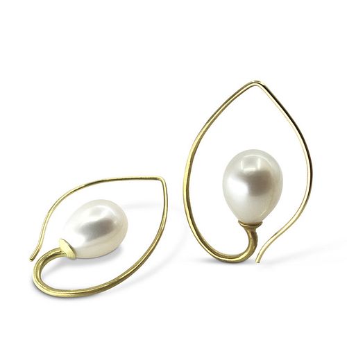 Inverted Drop Earrings in 18K yellow Gold with white Fresh Water Pearls