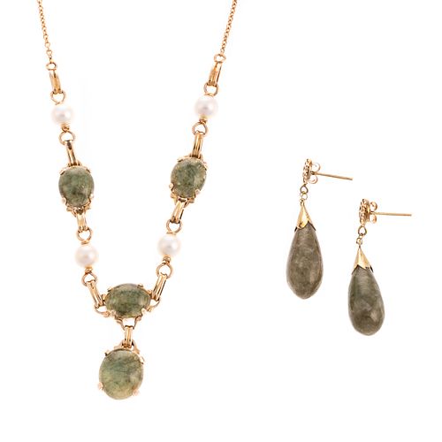 A Necklace & Pair of Earrings in Nephrite &14K