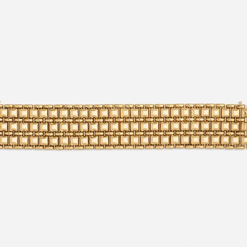 Gold fancy link bracelet