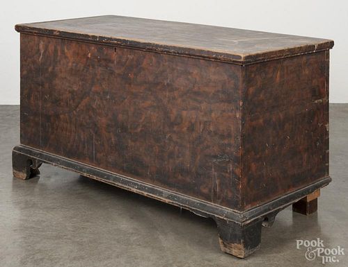 Pennsylvania painted pine blanket chest, early 19th c.