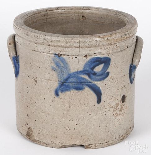 Small stoneware crock, 19th c., with cobalt floral decoration, 6'' h.