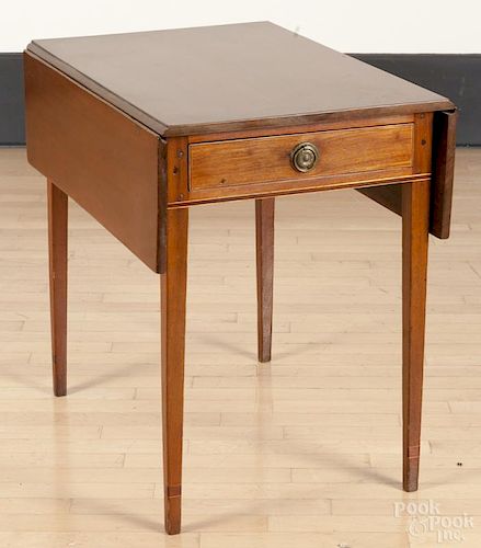 Federal mahogany Pembroke table, ca. 1805, 28 1/4'' h., 21'' w., 30'' d.