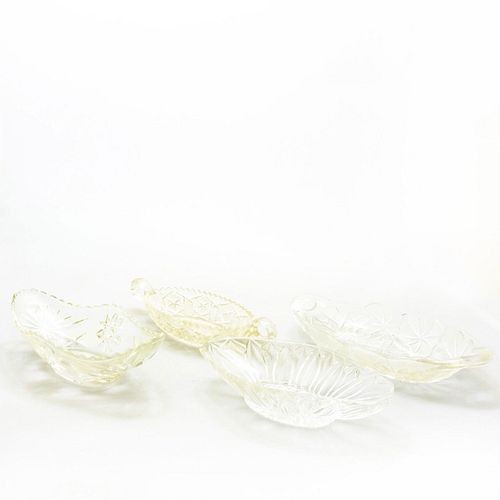 4 Clear Glass Dishes And Bowls