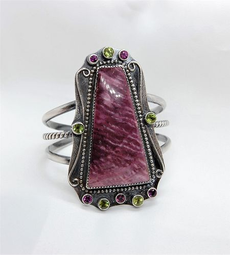 Phyllis Floyd, Purple Spiny Oyster Bracelet with peridot and rhodolite garnet accents