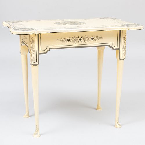 Queen Anne Style Painted Tea Table, of Recent Manufacture