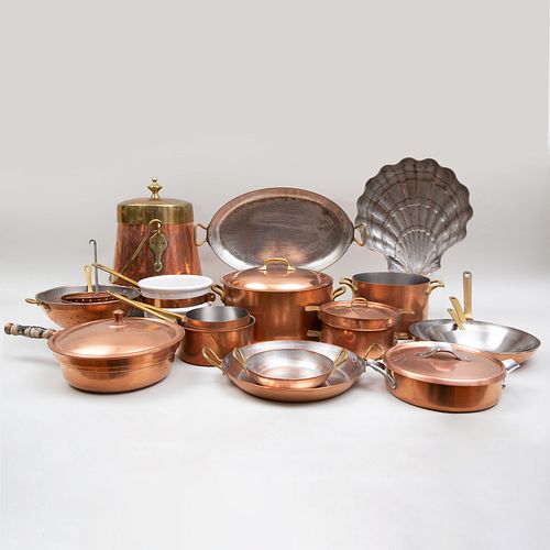 Group of Thirty-One Copper Kitchenwares