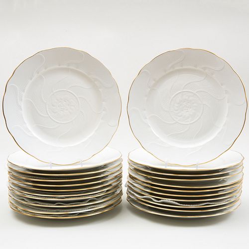 Twenty-Two Robert Haviland and C. Parlon Limoges Porcelain Dinner Plates