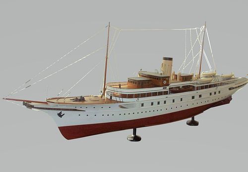 LARGE NOPARO SHIP MODEL IN CASE