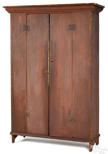 New England painted pine cupboard, 18th c.
