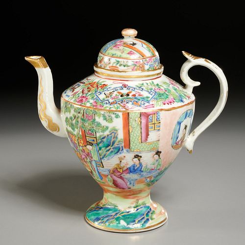 Chinese Export rose mandarin lidded teapot