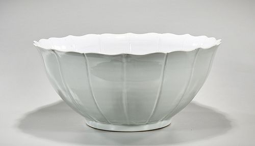 Large Chinese Glazed Porcelain Scalloped Rim Bowl