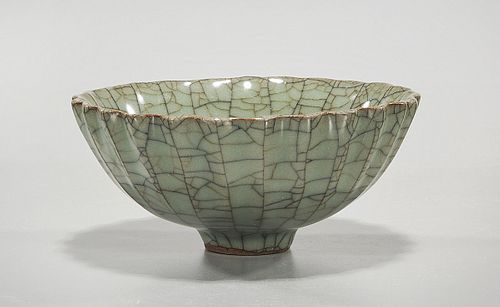Chinese Crackle Glazed Porcelain Bowl