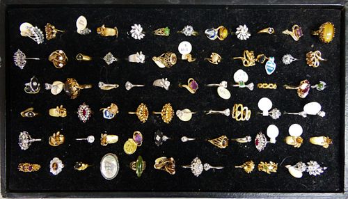 TRAY (72) GOLD & SILVER PLATED RINGS NEW OLD STOCK