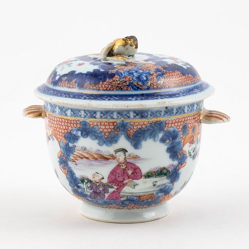 CHINESE EXPORT LIDDED PORCELAIN COVERED BOWL