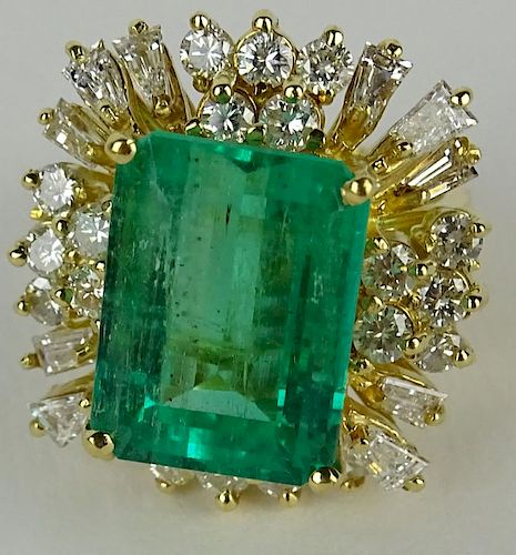 Stone Group Laboratories certified approx. 7.48 carat emerald cut Colombian emerald
