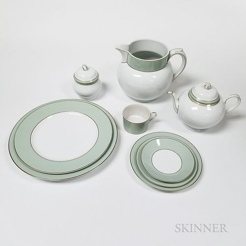 Extensive Modern Tiffany & Co. Porcelain Dinner Service for Twenty