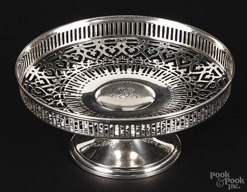 Tiffany & Co. sterling silver footed dish, 2 3/8'' h., 5 1/4'' w., 3.7 ozt.