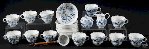Meissen tea service in the Blue Onion pattern with a white rim, to include twelve tea cups
