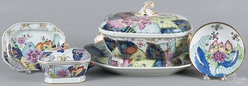 Chinese export style tobacco leaf porcelain tablewares, to include a Mottahedeh