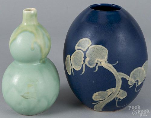 Japanese pottery vase, likely Taisho period, Kyoto, 8 1/4'' h., together with a porcelain gourd vase