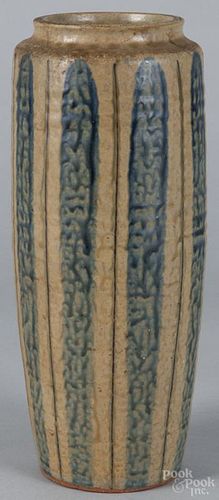 Japanese glazed redware cylindrical vase, Taisho/Showa period, with blue vertical glaze stripes