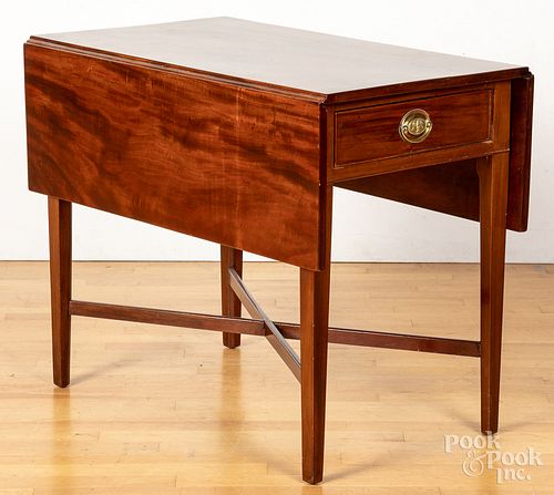 Pennsylvania Federal mahogany Pembroke table