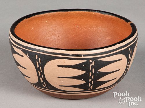 Alvina Garcia Santo Domingo Pueblo Indian bowl