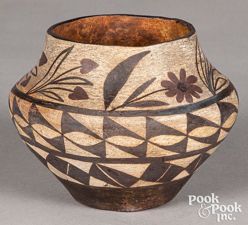 Acoma Indian pottery olla, early 20th c.