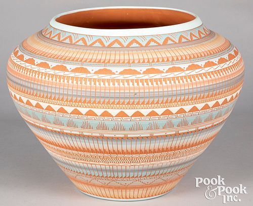 Navajo Dine incised pottery pot