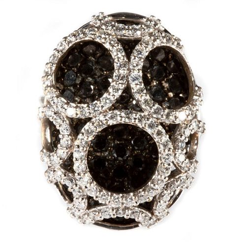 Diamond, black diamond and 18k white gold ring