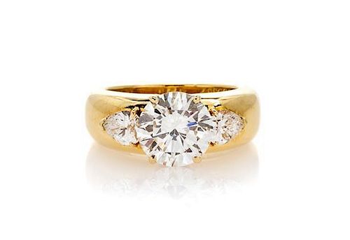 An 18 Karat Yellow Gold and Diamond Ring, Van Cleef & Arpels, 7.20 dwts.