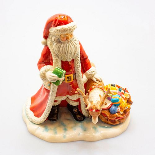 Holiday Magic - Father Christmas 2016 HN5782 - Royal Doulton Figurine